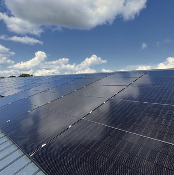 Installation de panneaux solaires pour une usine de pellets