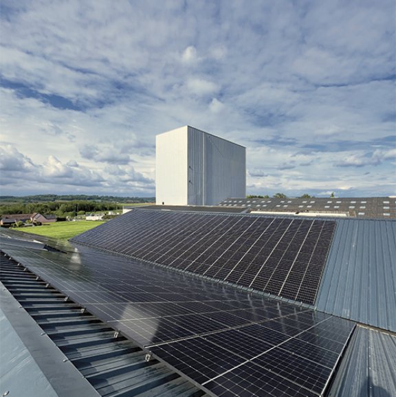 Installation solaire industrielle de grande envergure